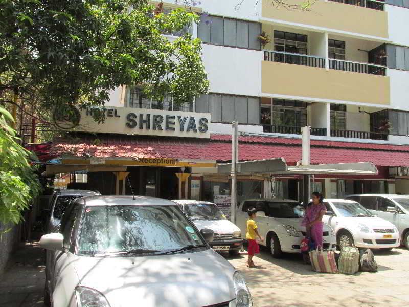 Shreyas Hotel