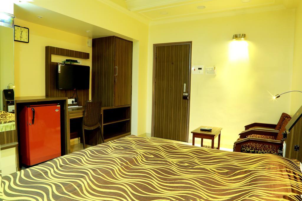 Shreyas Hotel