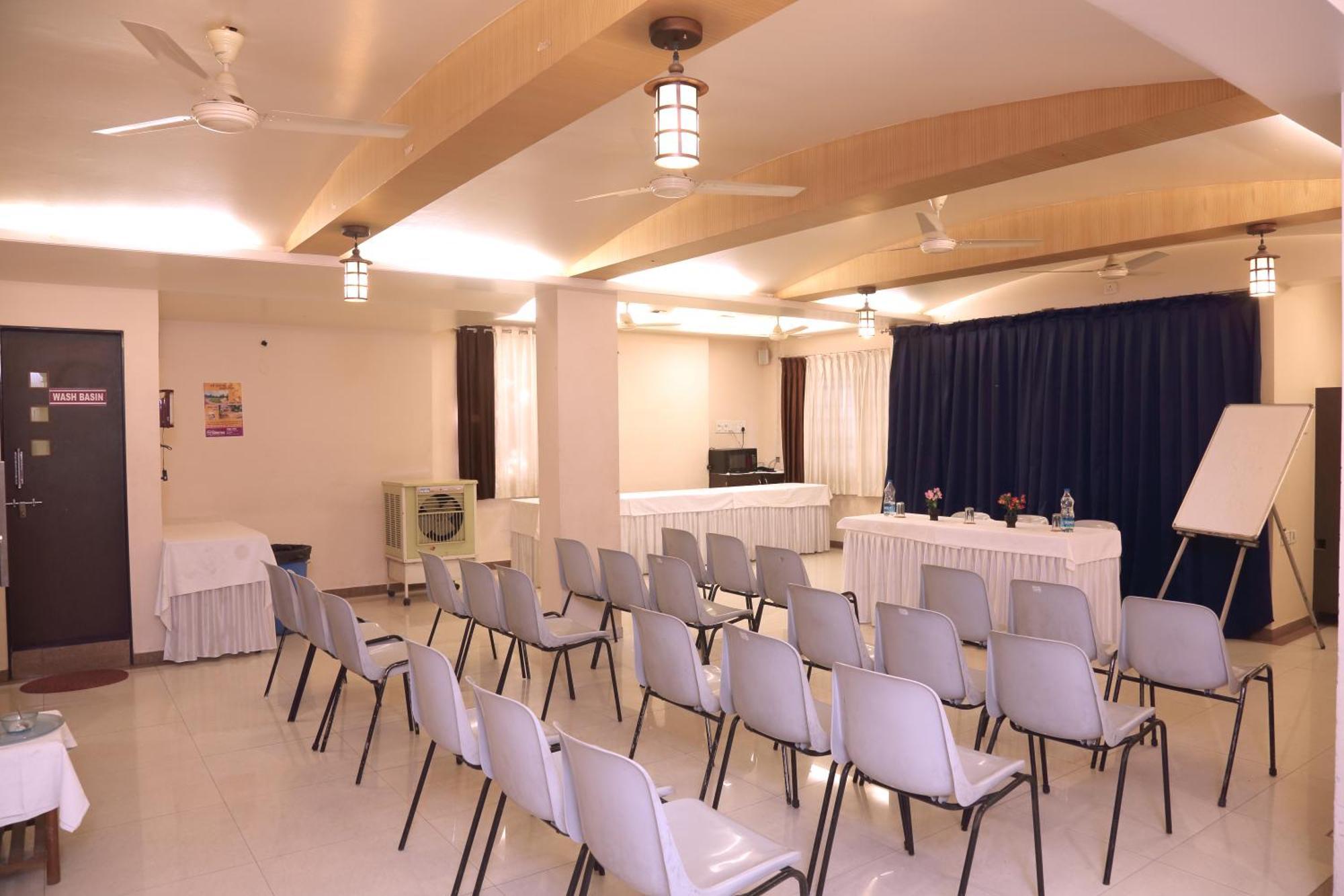 Hotel Shreyas Pune