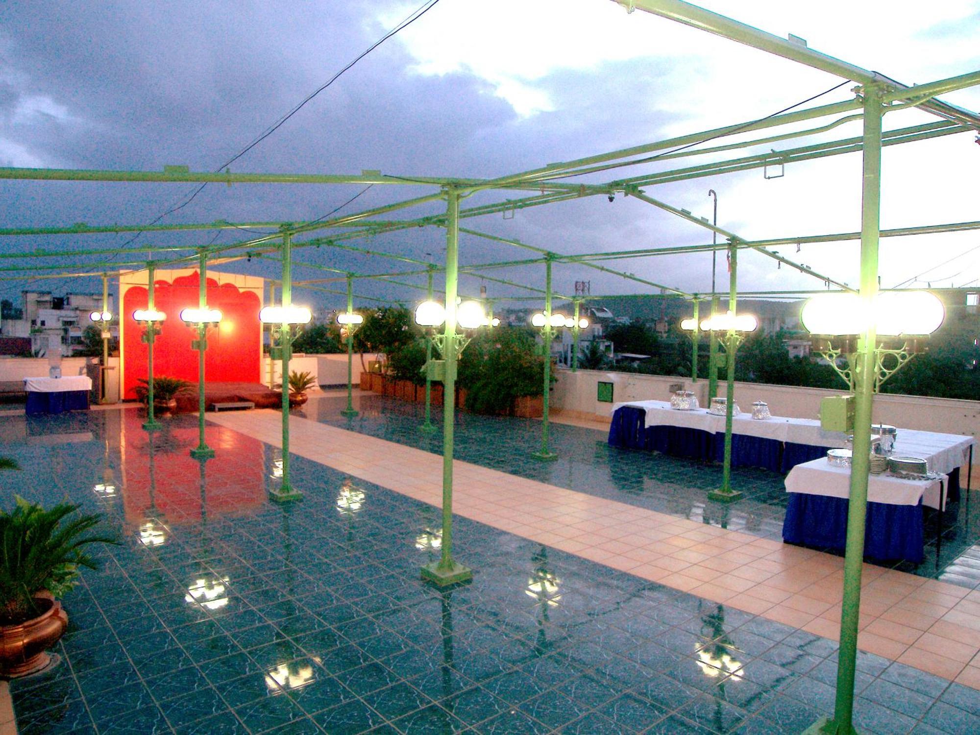 Hotel Shreyas Pune