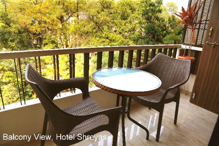 Shreyas Hotel 3*