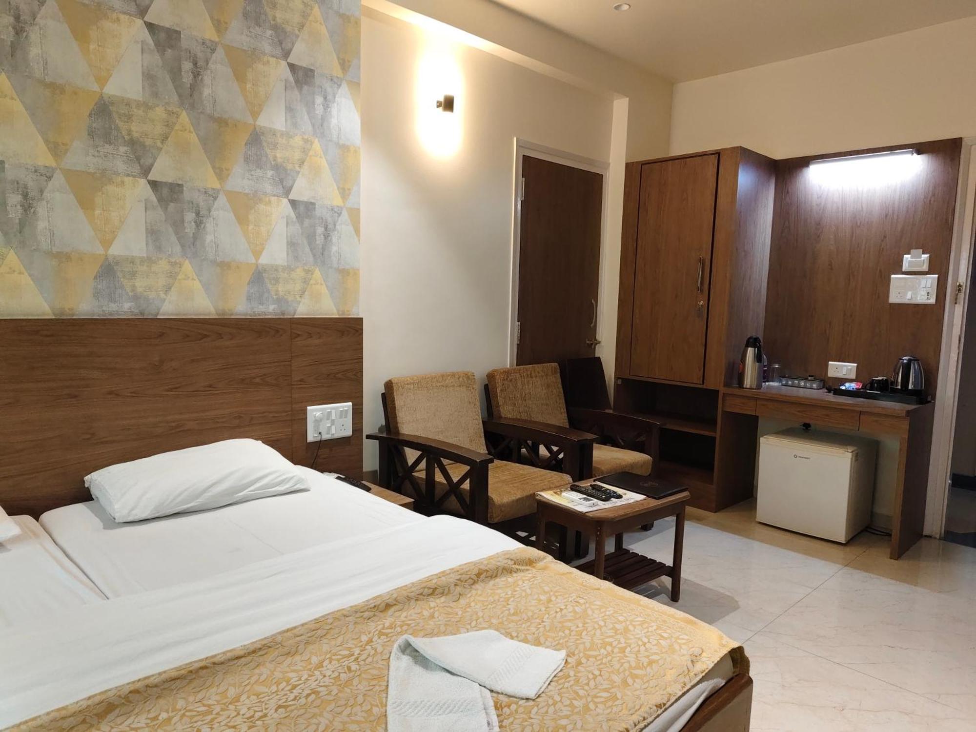 Shreyas 3* Pune