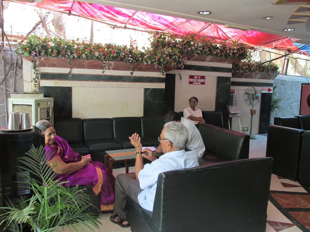 Hotel Shreyas 3*